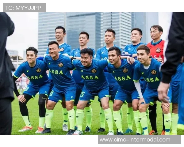 怀旧香港足球明星经典老照片回顾与传奇故事分享